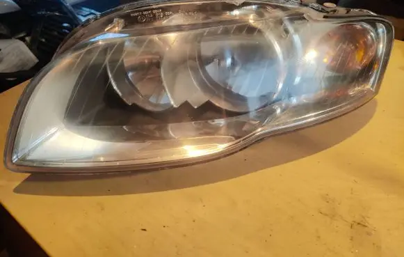 Audi A4 S4 B7 8E 8H Headlight/headlamp 8E0941003AK 0301219601