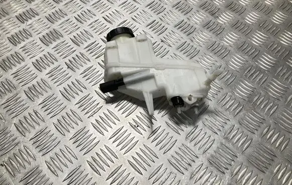 Volkswagen Arteon Brake fluid reservoir WV1612