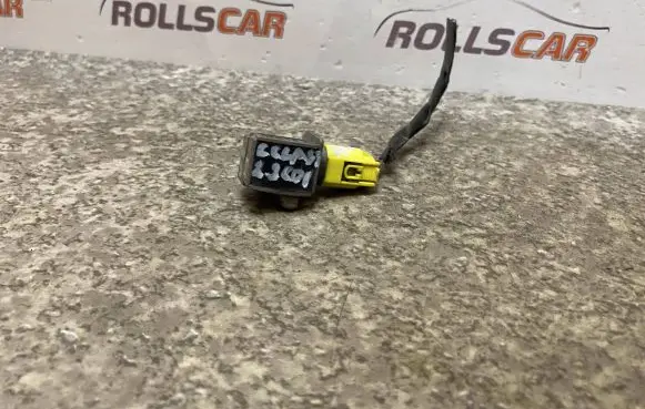 Mercedes-Benz C W204 Airbag deployment crash/impact sensor A2048201985 04896011AB
