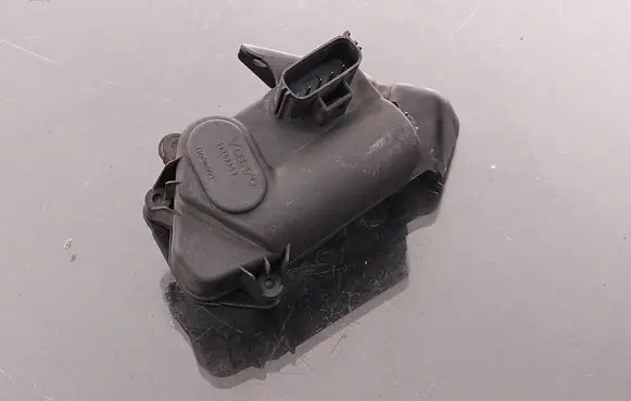 Volvo S60 Intake manifold valve actuator/motor 30757451