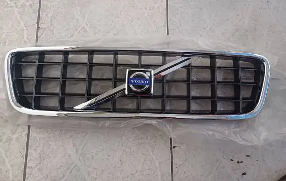 Volvo S60 Front grill V000