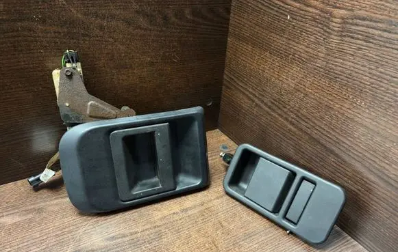 Iveco Daily 4th gen Loading door exterior handle 500330807 500329792