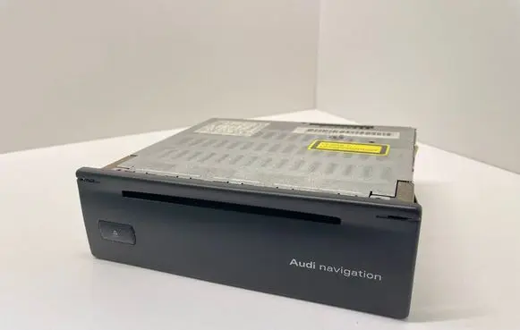 Audi A4 S4 B7 8E 8H Navigation unit CD/DVD player 4B0919887E