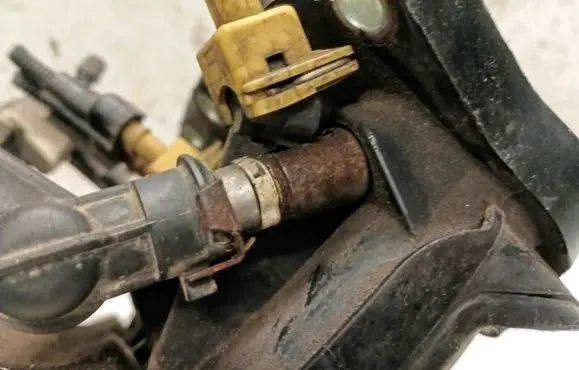 Fiat Punto (188) Fuel injector