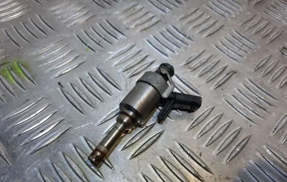 Audi A3 S3 8V Fuel injector 06J133036B
