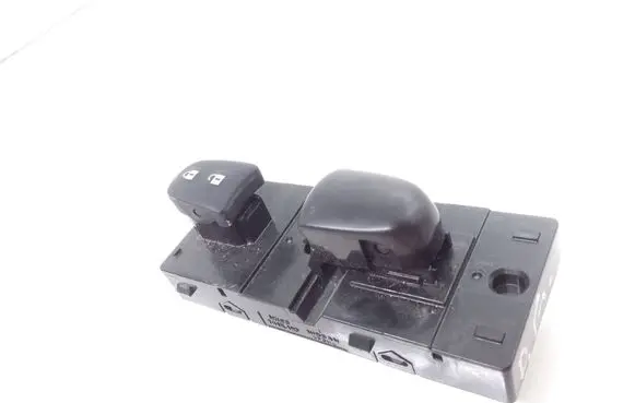 Nissan Pulsar Electric window control switch 15z11Sd