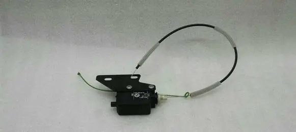 BMW 6 E63 E64 Fuel tank cap lock 6987635