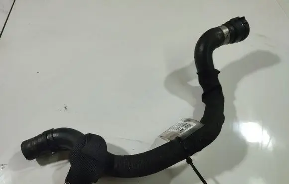 Audi A6 S6 C6 4F Engine coolant pipe/hose 