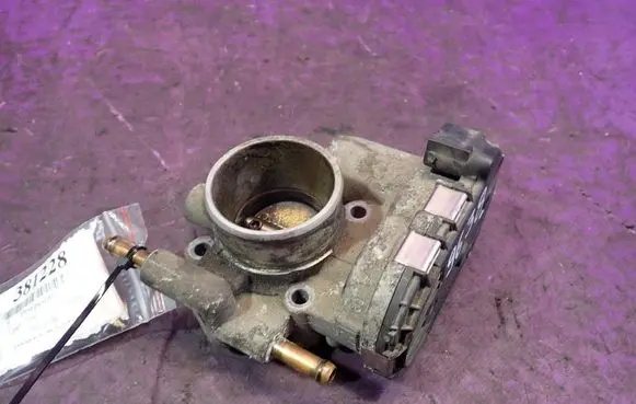 Opel Corsa C Throttle body valve 