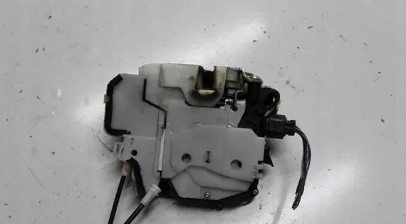 Mitsubishi Colt Loading door lock 0125