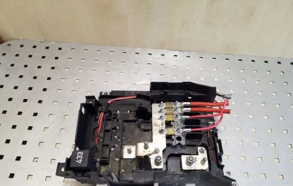 Volkswagen Touareg I Fuse box set 7L0937548