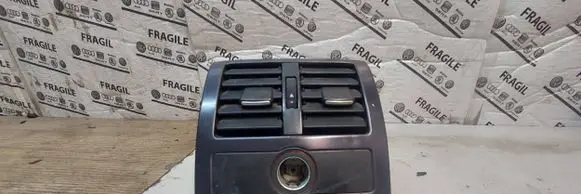 Audi A6 S6 C5 4B Rear air vent grill 4B0819203