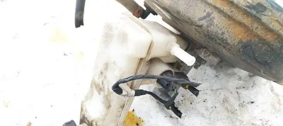 Master brake cylinder
