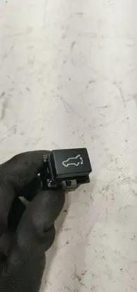 Subaru Outback (BT) Tailgate/boot open switch button 