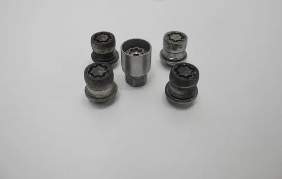 Suzuki Swace Anti-theft wheel nuts and lock 