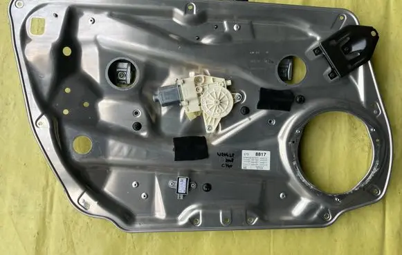 Mercedes-Benz C W204 Sliding door motor assembly A2047201335 A2048204102 A2047600734