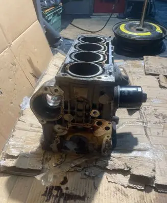 Seat Ibiza IV (6J,6P) Engine block 030103019