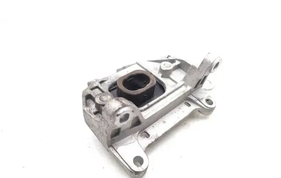 Nissan Micra K14 Engine mounting bracket