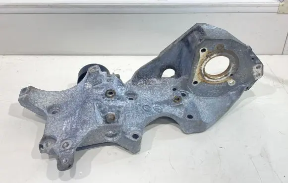Volkswagen Golf VI Engine mounting bracket 03L903143Q AU19C03