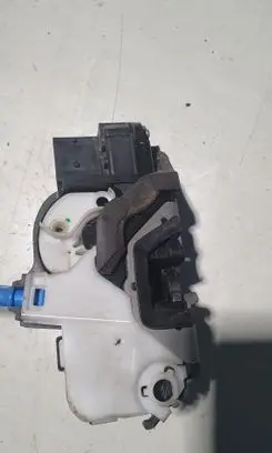 Opel Astra J Front door lock