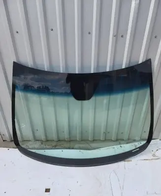 Volvo XC90 Front windscreen/windshield window 