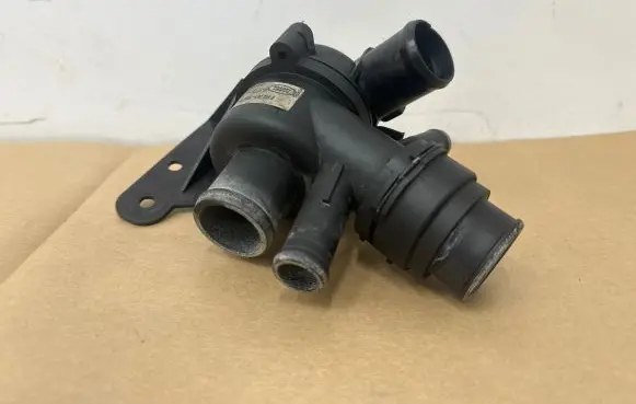 Land Rover Range Rover Sport L494 Electric auxiliary coolant/water pump FPLA8575CC 21012016