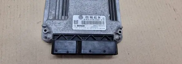 Volkswagen Touran I Engine control unit/module 03G906021RN