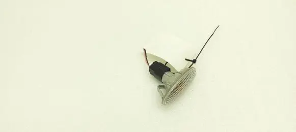 Front fender indicator light