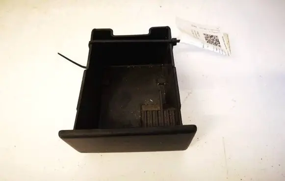 Land Rover Discovery 3 - LR3 Car ashtray FKM500020