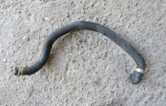 Renault Scenic IV - Grand scenic IV Engine coolant pipe/hose 924004299R