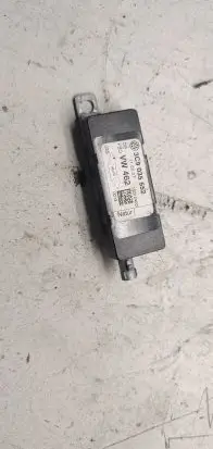 Volkswagen PASSAT B6 Antenna control unit 3C9035552 12012400