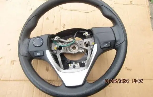 Toyota Auris E180 Steering wheel 34013098 622837700