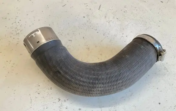 Volvo XC90 Intercooler hose/pipe 31370126