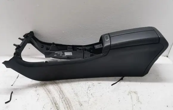 Mercedes-Benz A W177 Center console