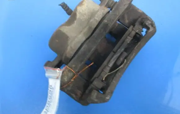 Hyundai H200 Front brake caliper