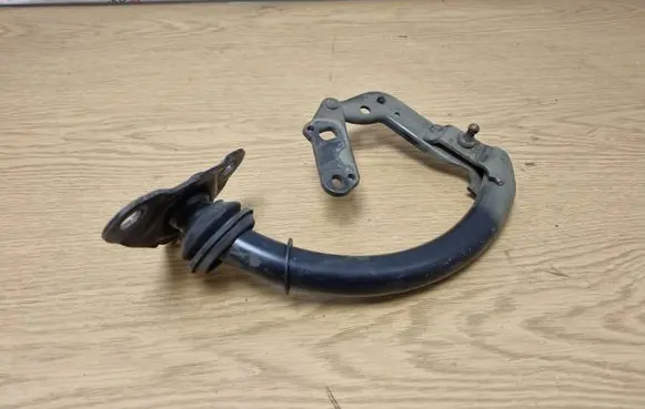 BMW 7 E65 E66 Tailgate/trunk/boot hinge 8240340