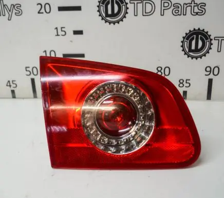 Volkswagen PASSAT B7 USA Tailgate rear/tail lights 3C9945093