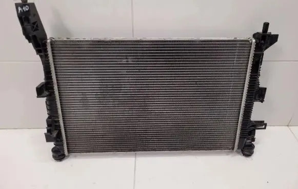 Ford Kuga II Coolant radiator BV61-8005-BD