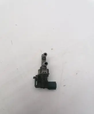 Toyota Yaris Vacuum valve 9091012247