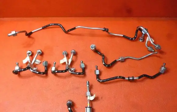 Jaguar XJ X351 Fuel line pipe