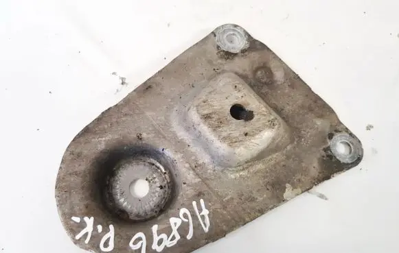 Audi A4 S4 B5 8D Engine mounting bracket 900399541b