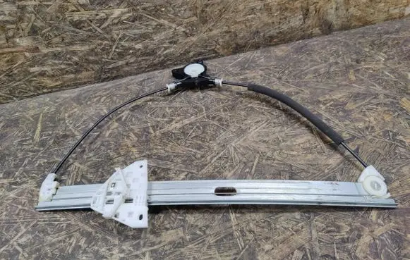 Mazda 5 Front window lifting mechanism without motor
