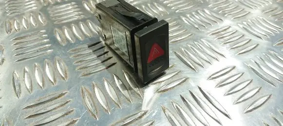 Volkswagen PASSAT B5 Hazard light switch 3B0953235B