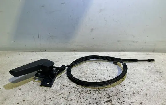 Volkswagen PASSAT B8 Engine bonnet (hood) release handle 517823633B