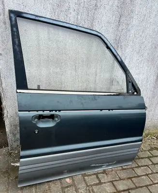 Mitsubishi Pajero Front door 