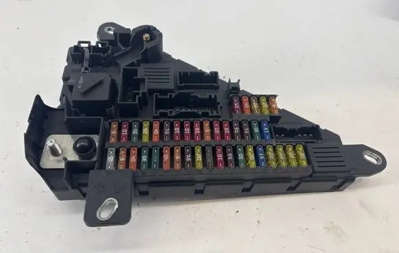 BMW 5 E60 E61 Fuse module 9138830 518956057 519056063