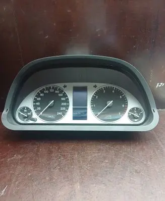 Mercedes-Benz B W245 Speedometer (instrument cluster) 0263643339 A1695409011 A1695403948