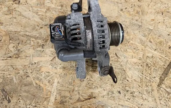 Toyota Aygo AB40 Generator/alternator 27060-0Q180