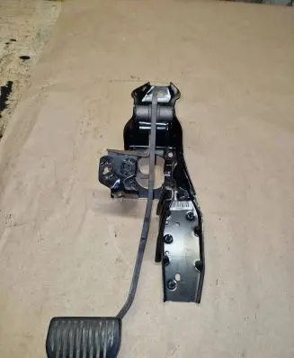 Volvo V70 Brake pedal 31202467