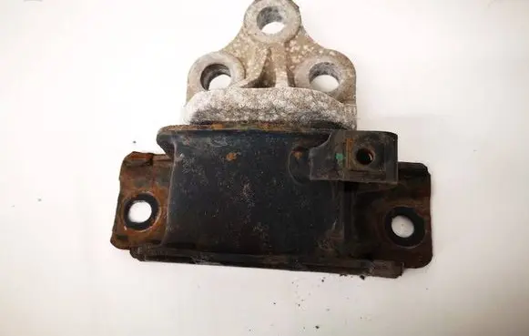 Opel Corsa E Engine mount bracket 